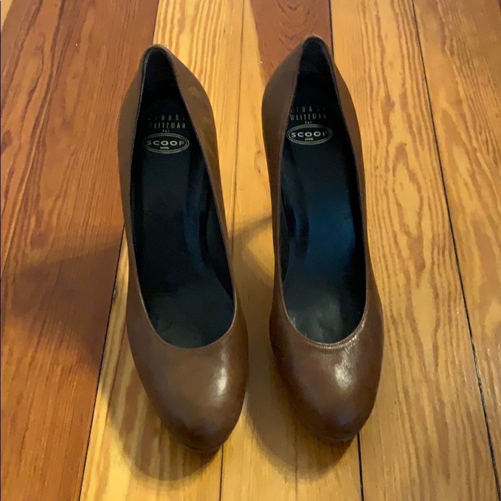 Stuart Weitzman x Scoop NYC brown pumps
